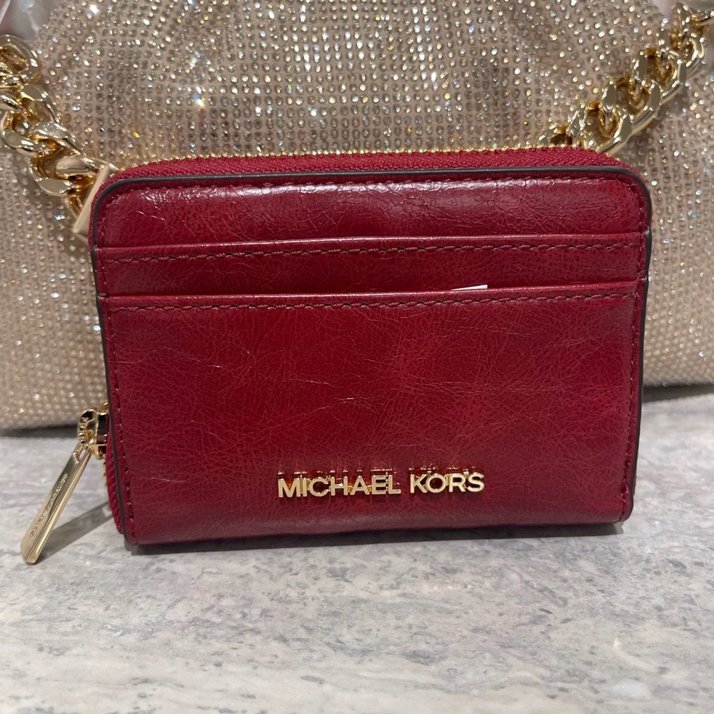 MICHAEL KORS Jet Set Medium Distressed Zip Around Card Case
Cherry
NWT - Picture 13 of 16
